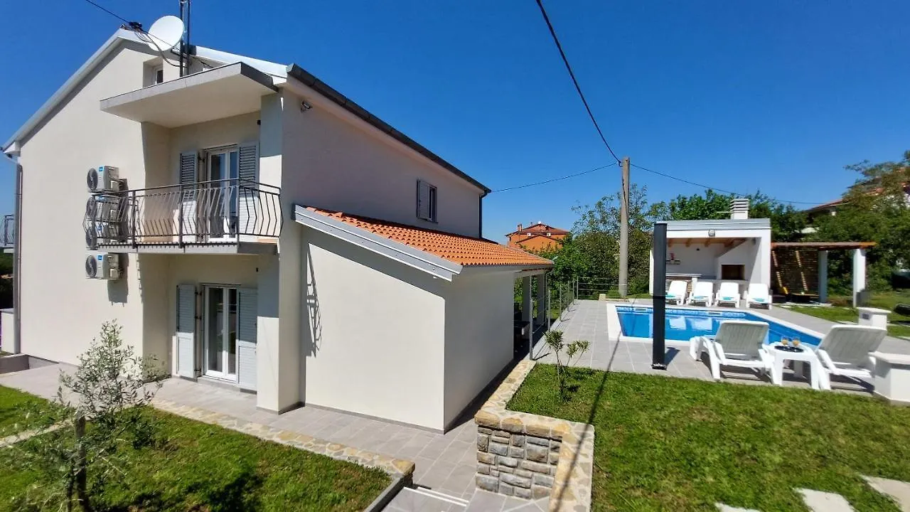 Villa Amoena With Pool And Sauna Brtonigla