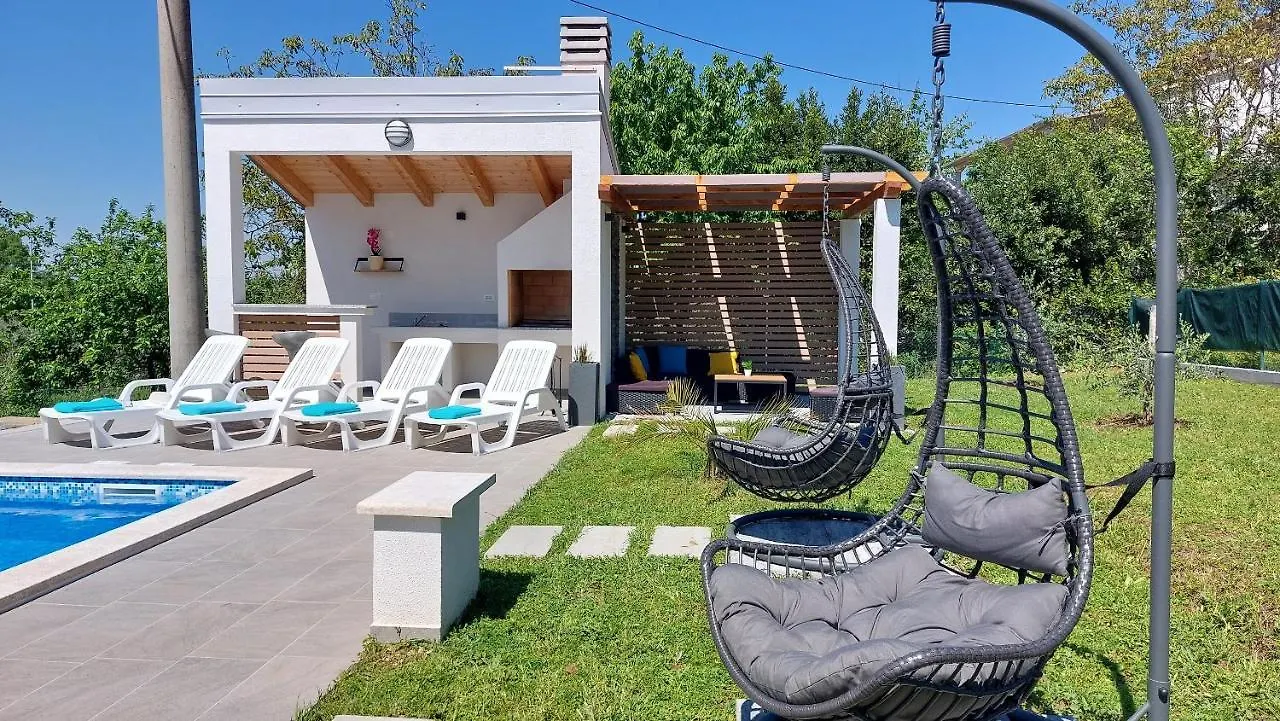 Villa Amoena With Pool And Sauna Brtonigla