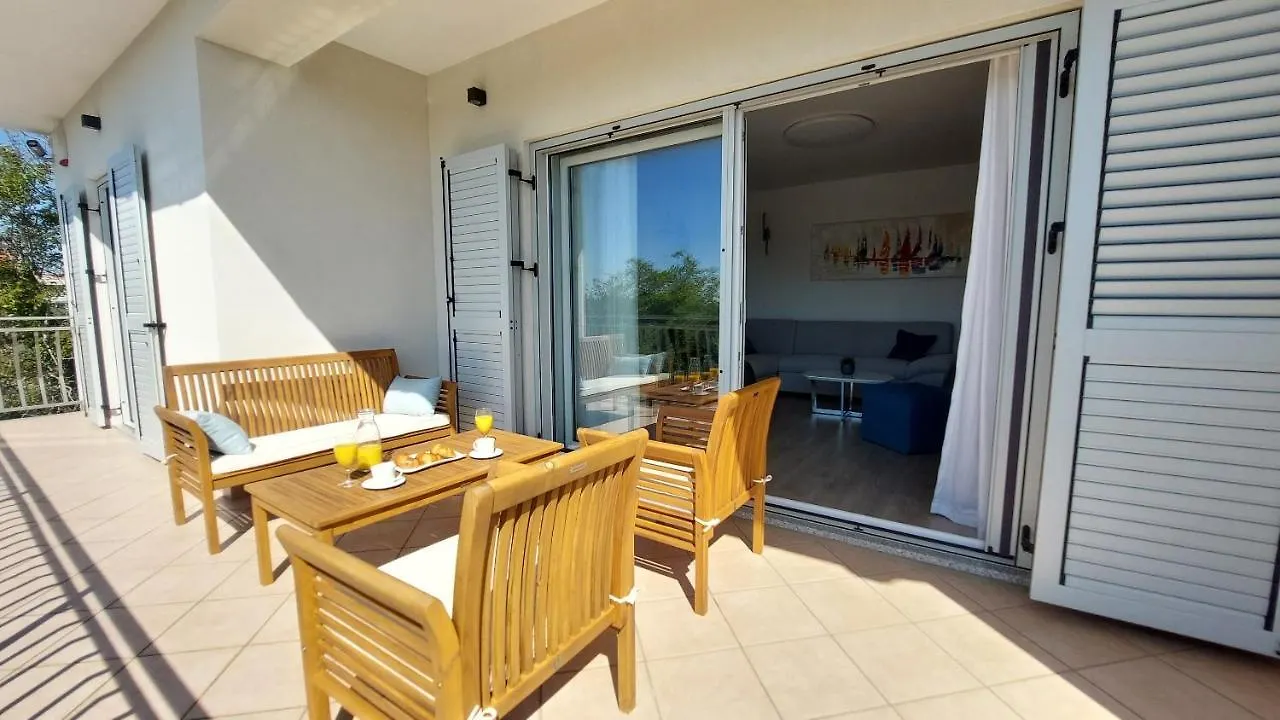Villa Amoena With Pool And Sauna Brtonigla
