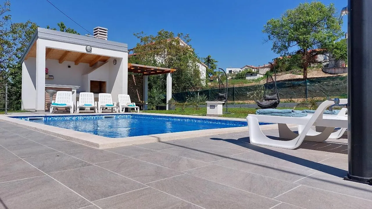 Villa Amoena With Pool And Sauna Brtonigla